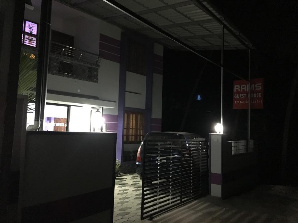 Rams Guest House Near Lulu Mall Thiruvananthapuram Exteriör bild