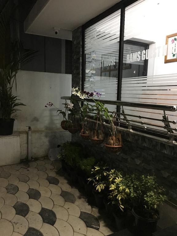 Rams Guest House Near Lulu Mall Thiruvananthapuram Exteriör bild